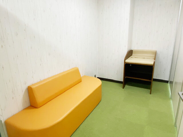 授乳スペース（幼児室）の写真のサムネイル3